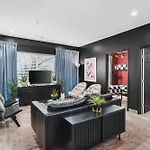 8 Beds 4 Bedroom Walk To Restaurants, Bars And Coffee