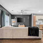 The Hollywood Suite The Gulch