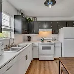 East Nash 12 Mins To Broadway Sleeps 6 Villa *