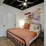 New Studio With 2 Beds 7 Mins To Dt