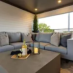 Modern Luxury Hot Tub Mini Golf Elevator Views Holiday home Nashville