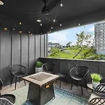 Walk To Belmont, 12 South With Private Patio And Garage Nashville