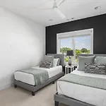Walk To Belmont, 12 South With Private Patio And Garage * Nashville