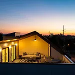 Luxe-Elevate-Modern Luxury-Stunning City Views