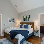 Relaxing Home In East Nash Walk To Shops And Cafes