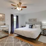 Beautiful 3 Bedroom- Free Parking 2M To Broadway