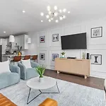 Rooftop Deck Firepit And Garage Walk To 12 South And Restaurants Holiday home Nashville