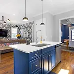 5 Mins To Downtown - Big Luxury House - 7 Beds