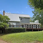 Huge Family Wildlife Retreat Close To The Lake