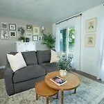 Stunning Riverfront Getaway In Downtown Holiday home *