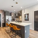 Holiday home Walk To Nightlife, Vanderbilt, Minutes To Broadway Nashville