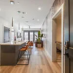 Walk To Nightlife, Vanderbilt, Minutes To Broadway