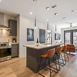 Holiday home Walk To Nightlife, Vanderbilt, Minutes To Broadway