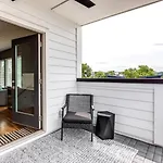 Skyline View With Rooftop Deck