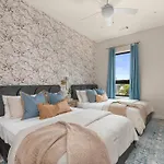 The Crescendo - On Music Row Apartment *
