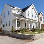 Downtown Luxury Home Great For Big Groups