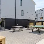 Holiday home Slick Floor Deck Walk To Gulch And Downtown *