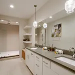 Slick Floor Deck Walk To Gulch And Downtown Holiday home Nashville