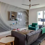 Slick Floor Deck Walk To Gulch And Downtown Holiday home