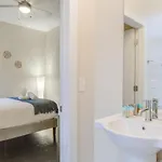 Holiday home Stylish Private Rooftop Perfect Location *