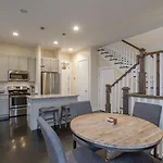 Stylish Private Rooftop Perfect Location * Nashville
