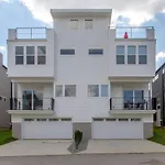 Southside Extraordinaire Walk To Gulch Lux Four Bedroom * Nashville