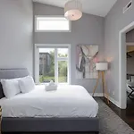 Holiday home Southside Extraordinaire Walk To Gulch Lux Four Bedroom