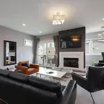 Holiday home Southside Extraordinaire Walk To Gulch Lux Four Bedroom *