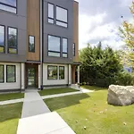 The Ryman 4 Bedroom Haven With Scenic Rooftop