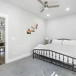 Massive 3 Bedroom With Garage Parking