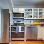 Midtown, Centennial, Vanderbilt Cozy, Cute, Private, And Very Convenient - 607 28th Ave. Unit A