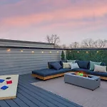 The Bluestem - Stylish Design, Rooftop With Firepit!