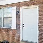 Brentwood U7 I Cozy & Comfy I 2Bd I Free Parking