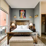 5M217 Longterm Stay Just Across The River From Downtown