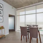 5m636- Views With Floor To Ceiling Windows * Nashville