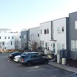 13 At 64 Fern Ave Hbr