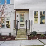 13 At 64 Fern Ave Hbr