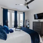 2Br Luxe Near Downtown