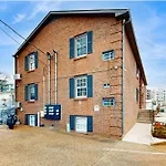 Midtown Apartment