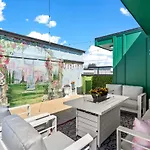 Bloom Haus Dt 2miles - 8 Q Beds - Rooftop - Omg Holiday home *