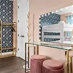 Bloom Haus Dt 2miles - 8 Q Beds - Rooftop - Omg Holiday home