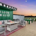 Bloom Haus Dt 2miles - 8 Q Beds - Rooftop - Omg Holiday home