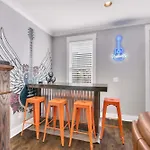 Close To Dt Game Garage Bar Large Living Room