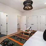 Cadence - Rooftop Decks - Skyline Views - Hot Tub