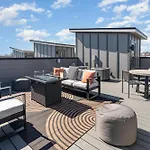 Twin Tempos - Rooftop Decks - Hot Tub - Fire Pit