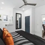 Two Adjacent Homes In 12 South And Belmont Area Sleeps 20 People Nashville