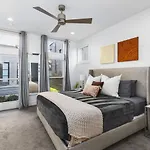 Two Adjacent Homes In 12 South And Belmont Area Sleeps 20 People Holiday home Nashville