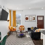 Two Adjacent Homes In 12 South And Belmont Area Sleeps 20 People Holiday home