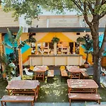 The Leland- Luxury Escape Near Local Favorites