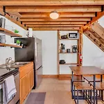 The Den At J-barn - Secluded Retreat Holiday home Nashville